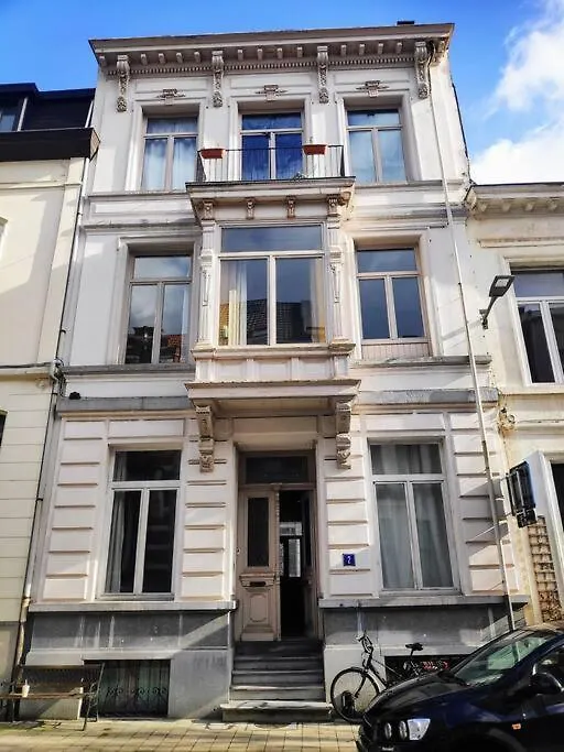 Gezellig Gerenoveerd Herenhuis In Het Centrum Apartamento Antuérpia